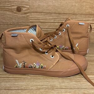 BANGS Sahara Sand Floral Embroidered High Top Women US 8